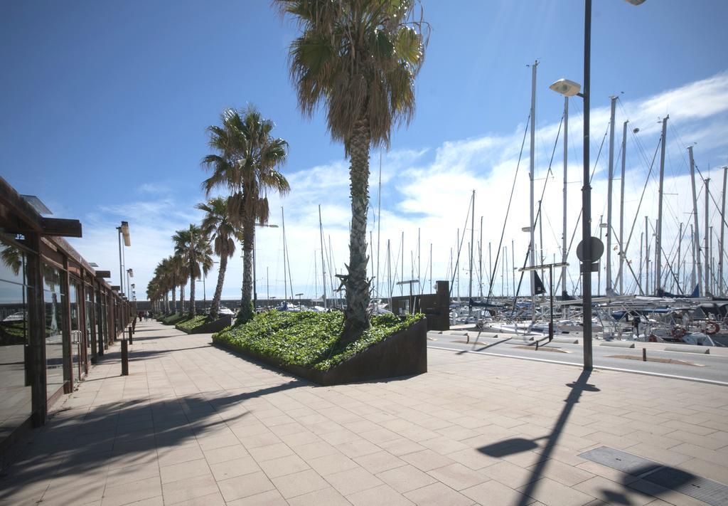 Hostal Badalona Exterior photo